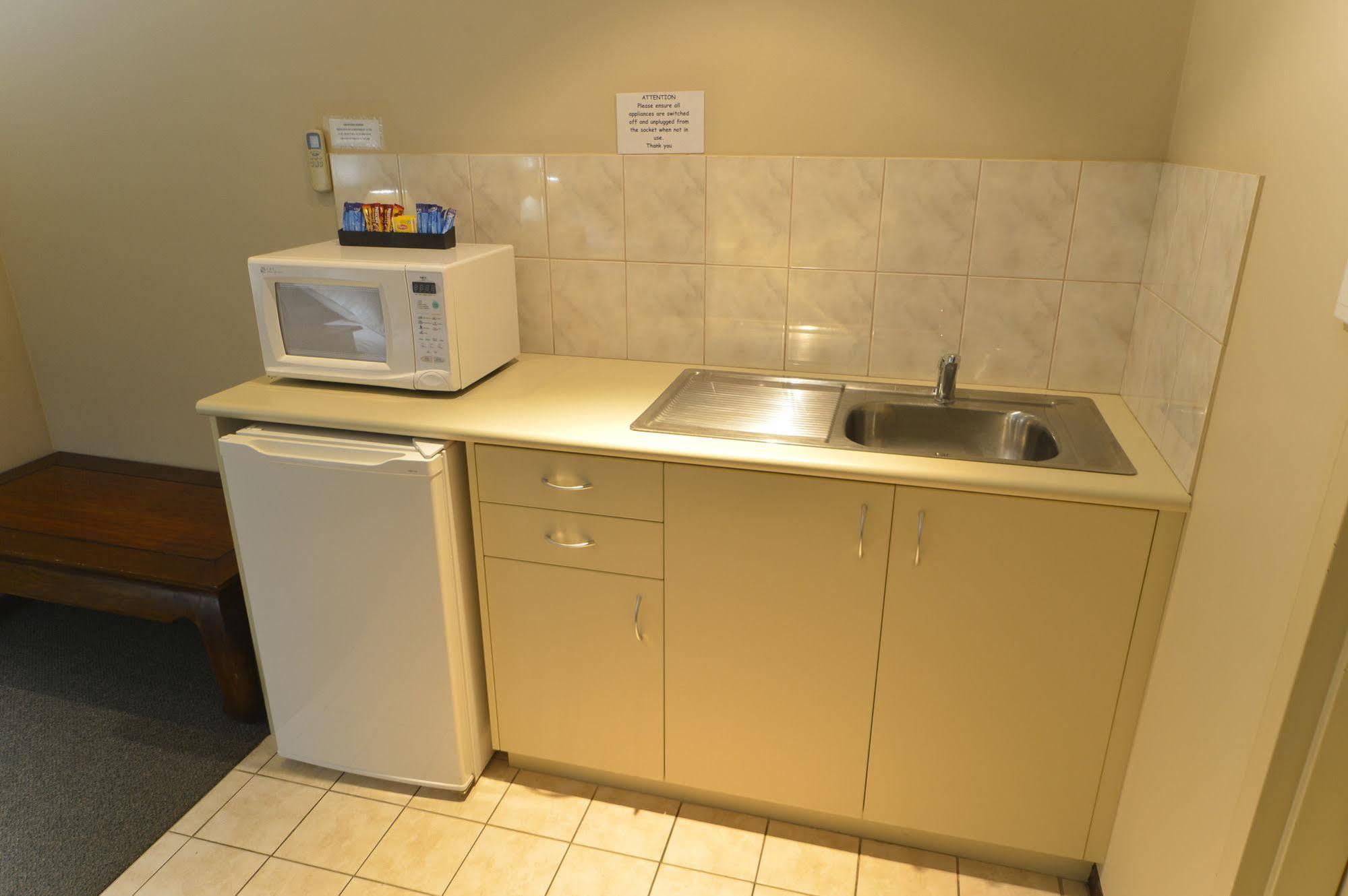 Wattle Grove Motel Perth Bagian luar foto