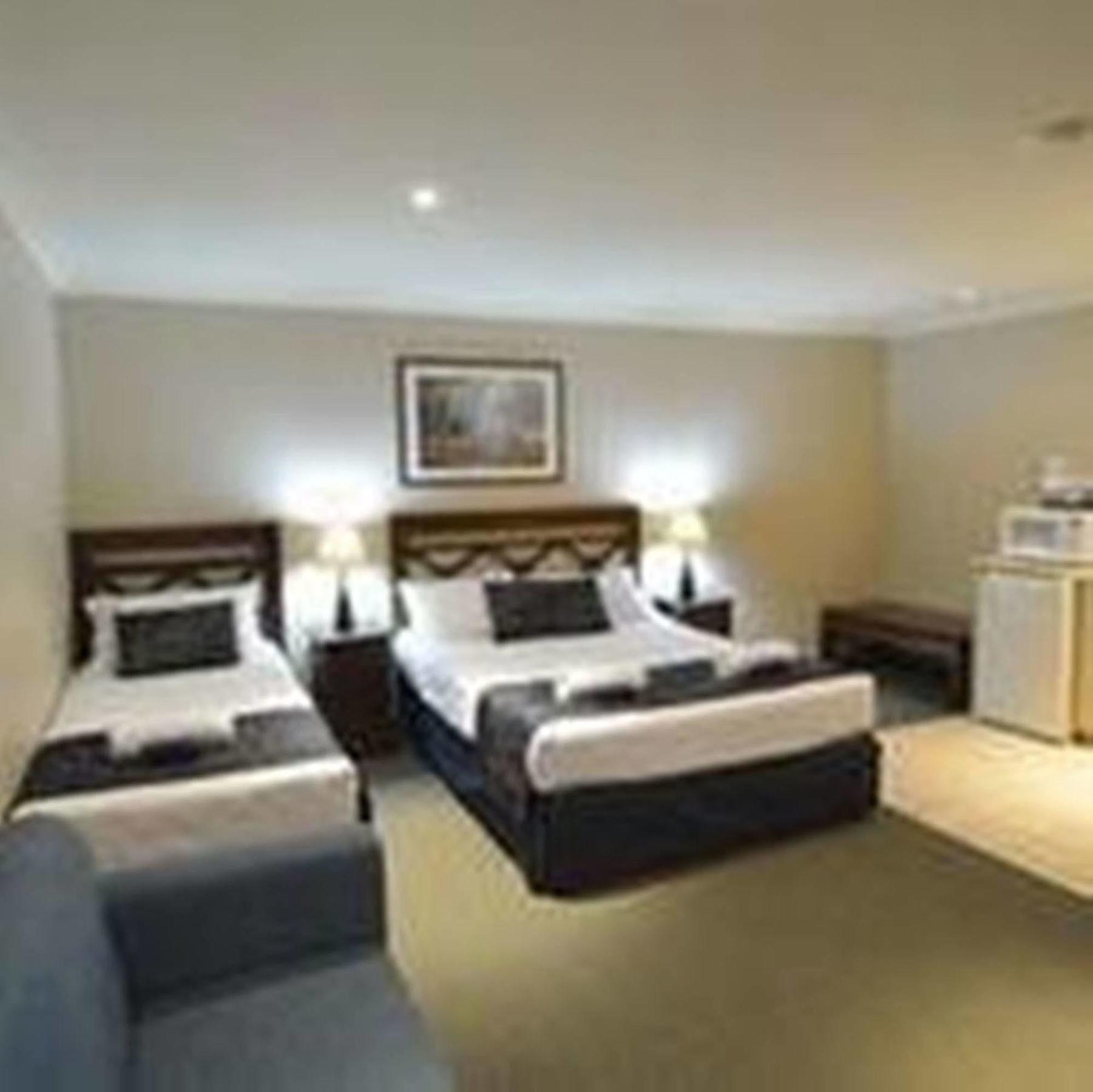 Wattle Grove Motel Perth Bagian luar foto