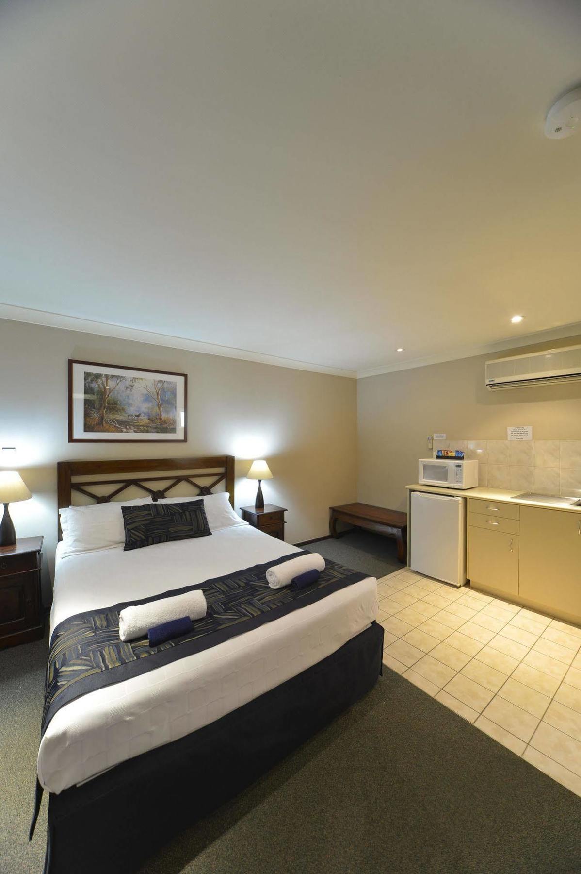 Wattle Grove Motel Perth Bagian luar foto