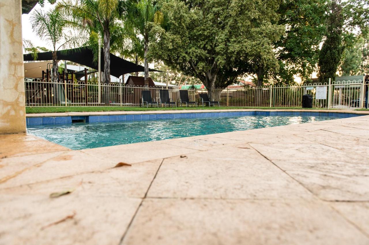 Wattle Grove Motel Perth Bagian luar foto